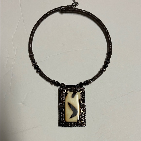 Jewelry - Elegant Brown and Cream Pendant Necklace